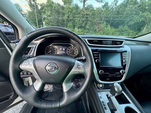 Used 2018 Nissan Murano SL w/ Midnight Edition Package FWD image 14