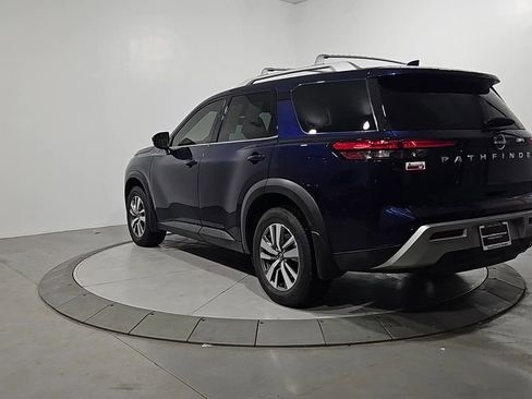 Certified 2022 Nissan Pathfinder SL image 3