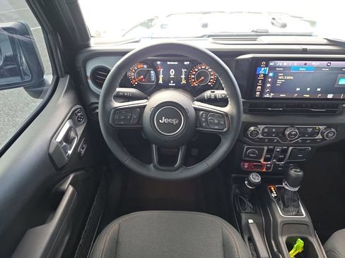 Used 2026 Jeep Wrangler Unlimited Sport AWD/4WD image 15