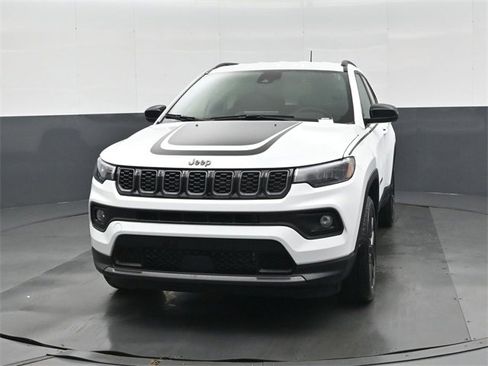 New 2026 Jeep Compass Latitude image 8