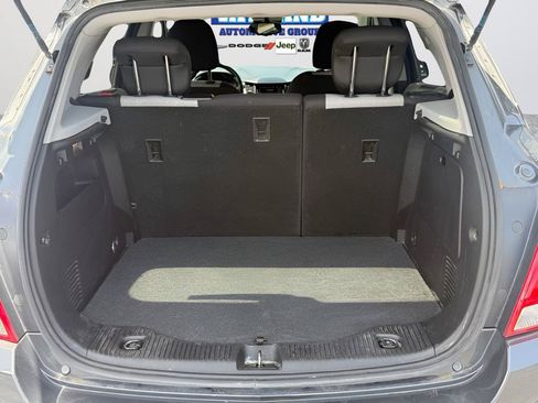 Used 2019 Chevrolet Trax LT w/ LPO, Cargo Package FWD image 32