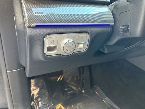 Used 2021 Mercedes-Benz GLE 450 4MATIC image 45