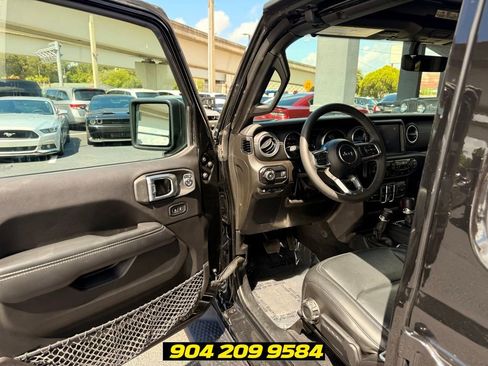 Used 2023 Jeep Wrangler Unlimited Sahara w/ Cold Weather Group AWD/4WD image 22
