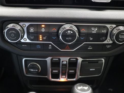 Used 2024 Jeep Wrangler Unlimited w/ Convenience Group image 22