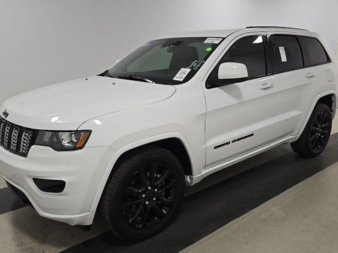 Used 2021 Jeep Grand Cherokee Laredo X RWD image 1