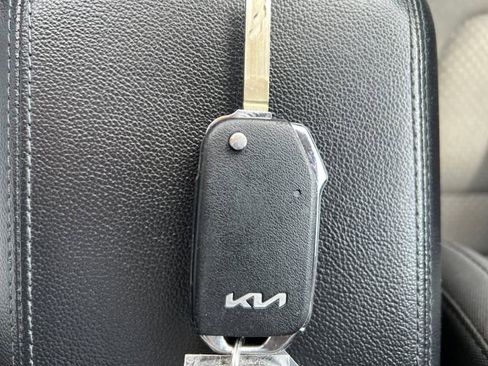 Used 2023 Kia Sportage LX AWD/4WD image 25