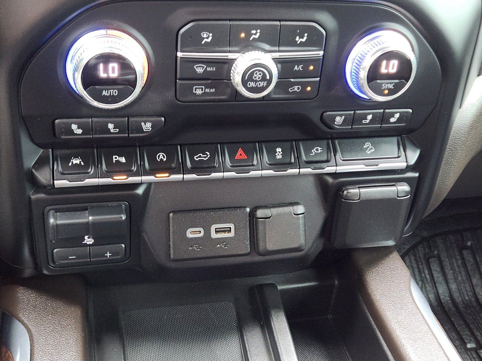 Used 2020 GMC Sierra 1500 Denali w/ Technology Package AWD/4WD image 14