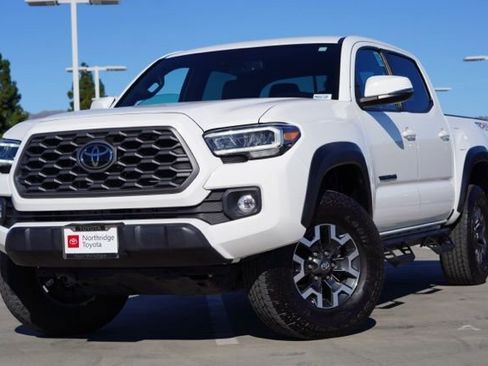 Used 2023 Toyota Tacoma TRD Off-Road image 3