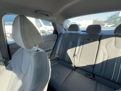 Used 2025 Hyundai Elantra SEL image 22