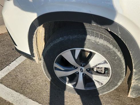 Used 2021 Subaru Ascent Premium w/ Convenience Package image 9