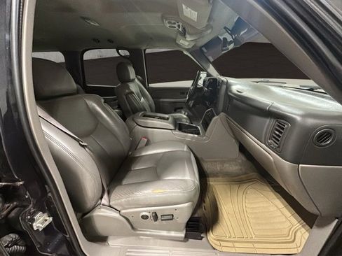 Used 2005 Chevrolet Tahoe LT w/ LT Preferred Equipment Group image 19