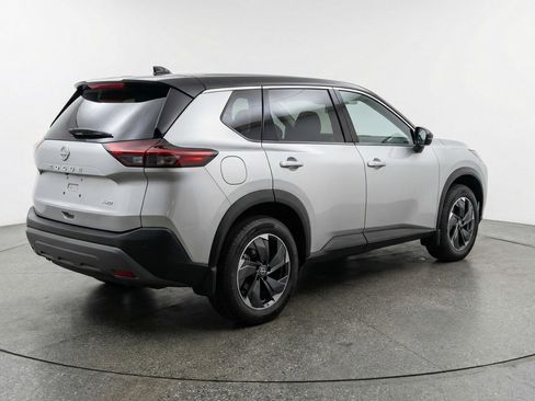 Used 2025 Nissan Rogue SV AWD/4WD image 9