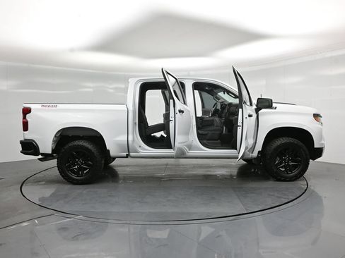 Used 2024 Chevrolet Silverado 1500 Custom Trail Boss w/ LPO, Dark Essentials Package AWD/4WD image 5