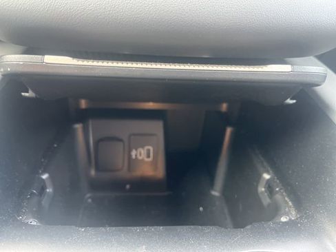 Used 2025 Ford Explorer Active image 29