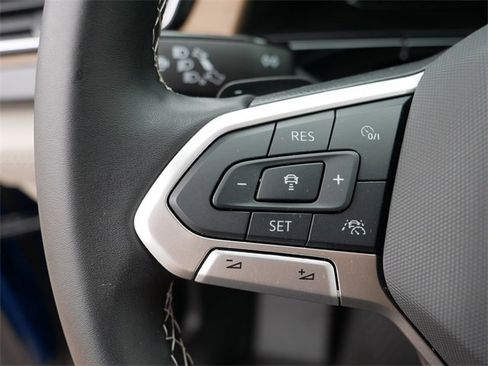 Certified 2025 Volkswagen Atlas SE image 26