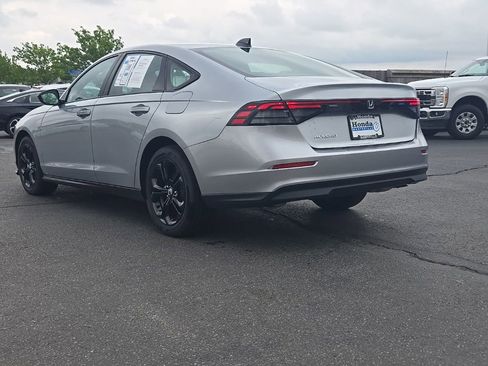 Certified 2025 Honda Accord SE image 5
