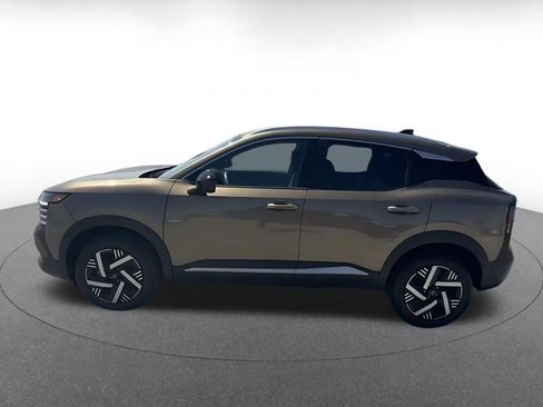 Used 2026 Nissan Kicks SV w/ Cold Weather Package FWD image 8