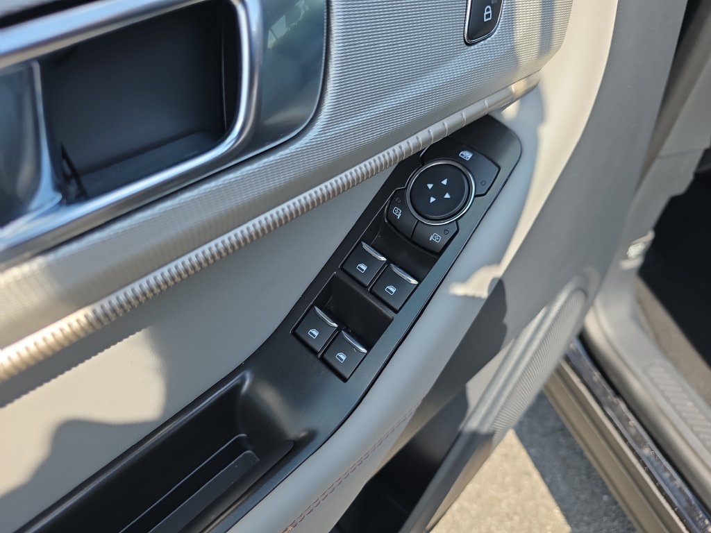 New 2026 Ford Explorer Active w/ Active Comfort Package RWD image 19