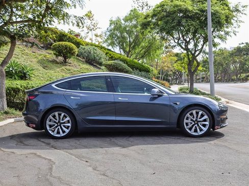 Used 2018 Tesla Model 3 Long Range RWD image 6