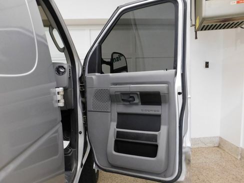 Used 2014 Ford E-250 and Econoline 250 w/ Power Group image 67