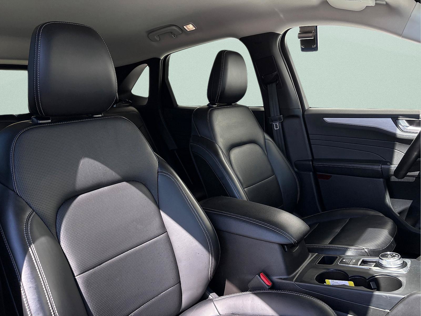 Used 2025 Ford Escape Platinum AWD/4WD image 36