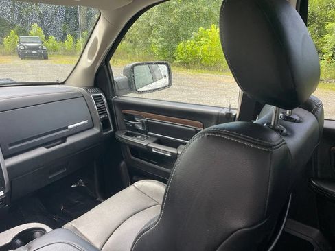 Used 2017 RAM 1500 Laramie AWD/4WD image 19