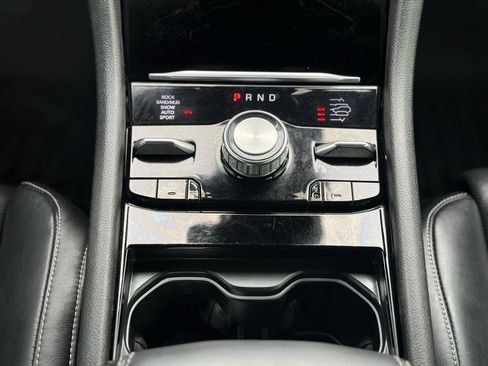 Used 2022 Jeep Grand Cherokee Overland w/ Luxury Tech Group IV image 27