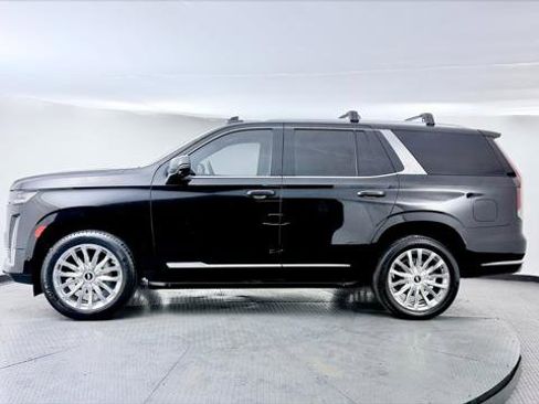 Used 2022 Cadillac Escalade Premium Luxury RWD image 3