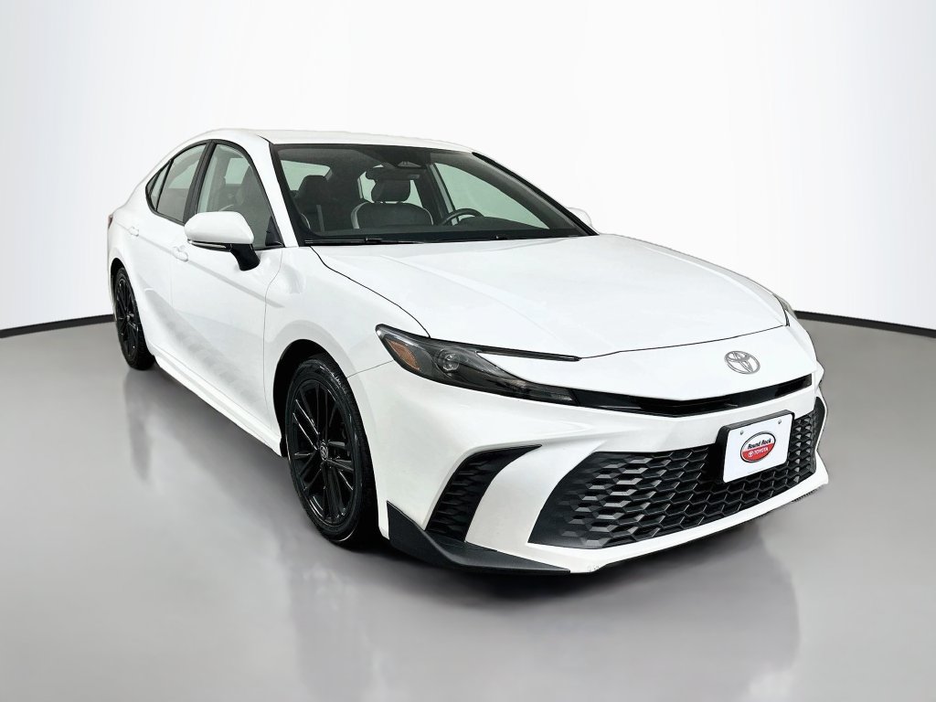Certified 2025 Toyota Camry SE FWD image 3