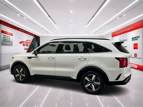 Used 2022 Kia Sorento S FWD image 4
