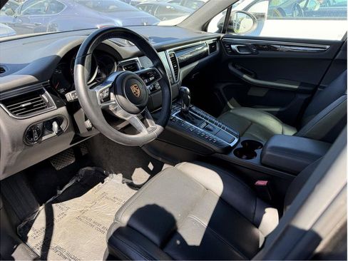 Used 2018 Porsche Macan Sport Edition image 25