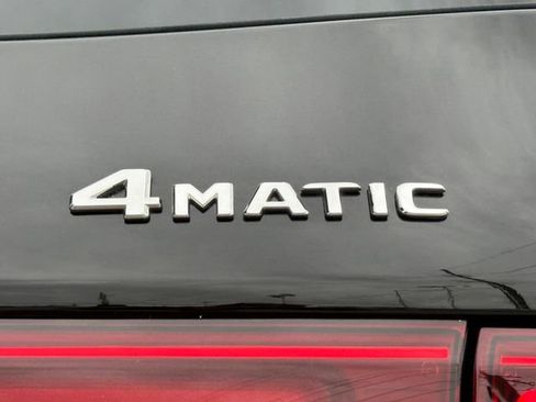 Used 2025 Mercedes-Benz GLB 250 4MATIC image 6