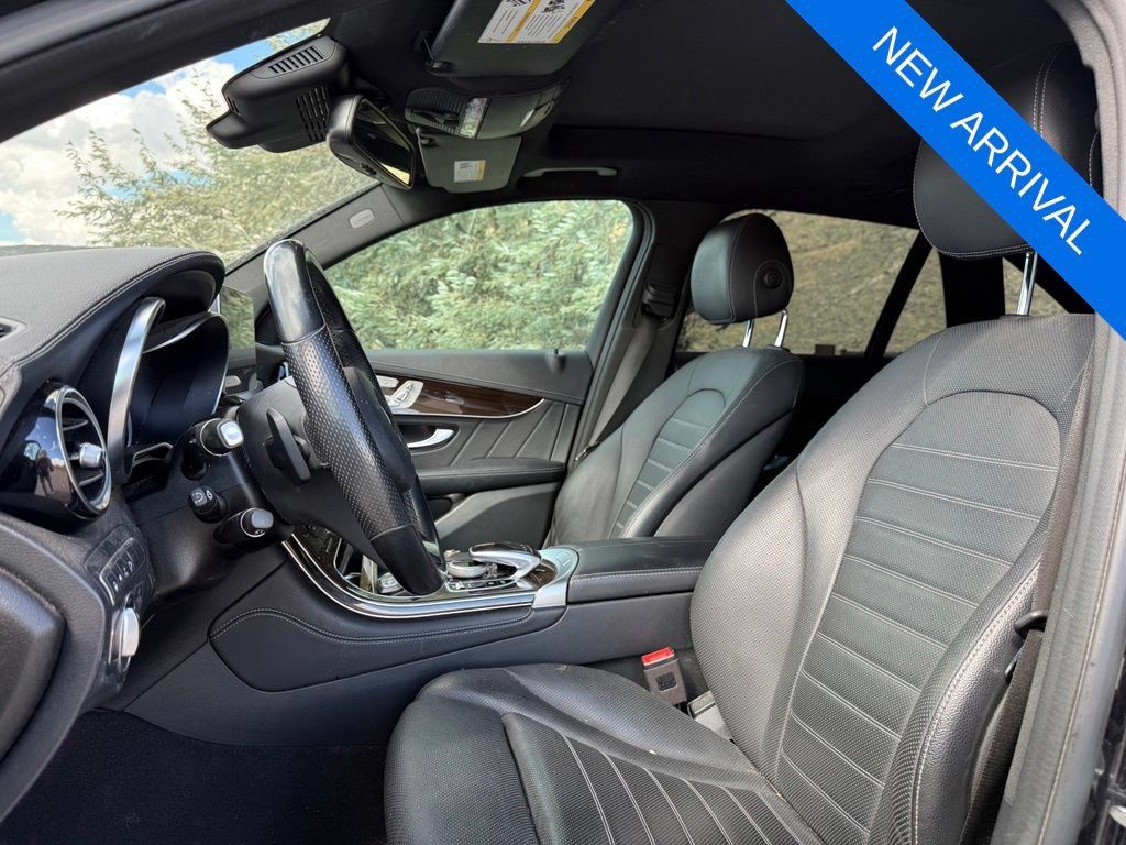 Used 2019 Mercedes-Benz GLC 300 4MATIC image 9