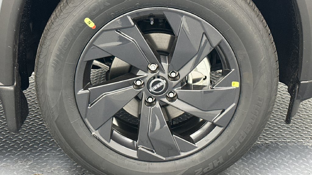 New 2026 Nissan Rogue SV AWD/4WD image 18