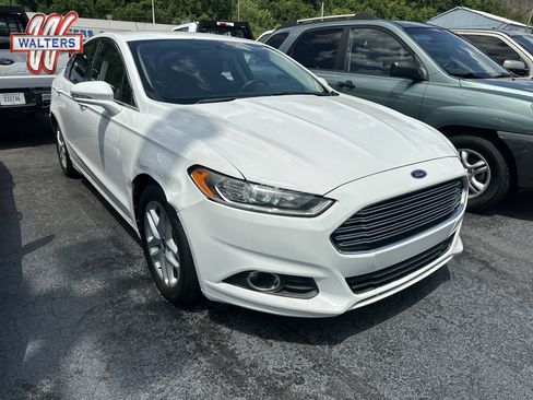 Used 2013 Ford Fusion SE FWD image 1
