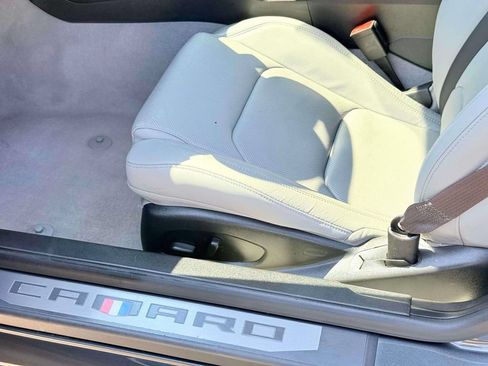 Used 2016 Chevrolet Camaro SS RWD image 13