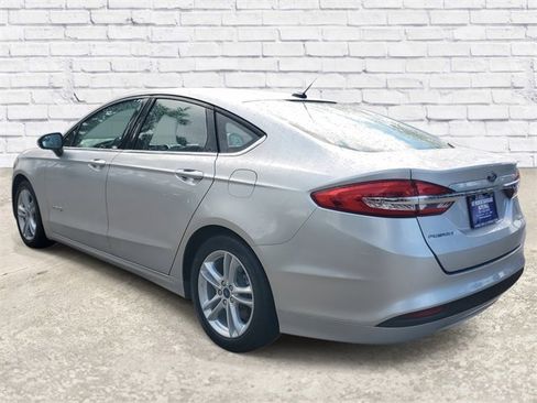 Used 2018 Ford Fusion S image 2