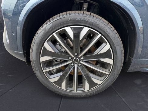 New 2026 Volvo XC90 T8 Plus w/ Protection Package Premier AWD/4WD image 14