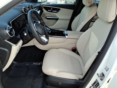 Used 2025 Mercedes-Benz GLC 350e 4MATIC image 15