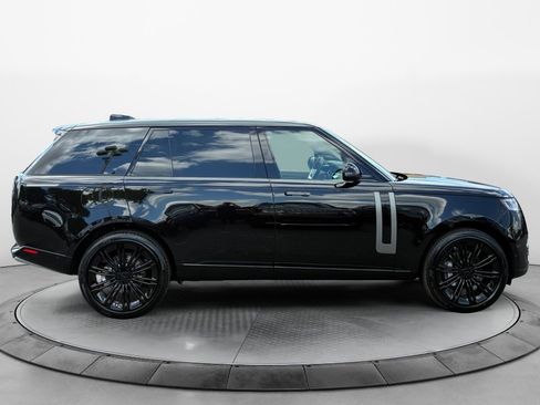 New 2026 Land Rover Range Rover Long Wheelbase SE AWD/4WD image 8