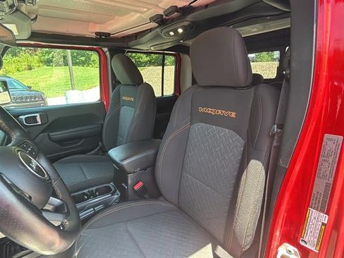Used 2024 Jeep Gladiator Mojave AWD/4WD image 24