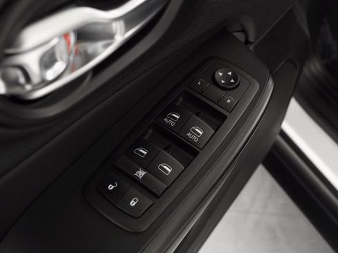 Certified 2021 Jeep Cherokee Trailhawk image 18