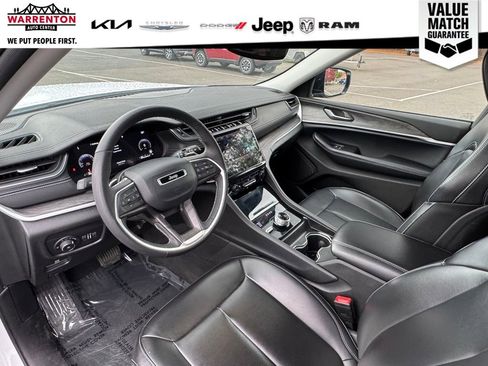 Used 2024 Jeep Grand Cherokee Limited image 14