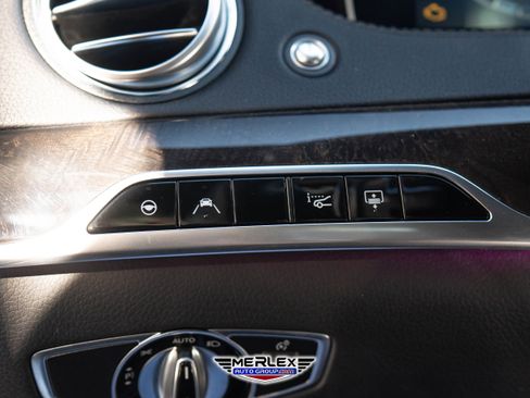 Used 2018 Mercedes-Benz S 560 Sedan w/ AMG Line Exterior image 38