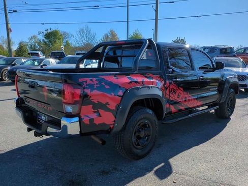 Used 2018 Toyota Tacoma SR5 image 5