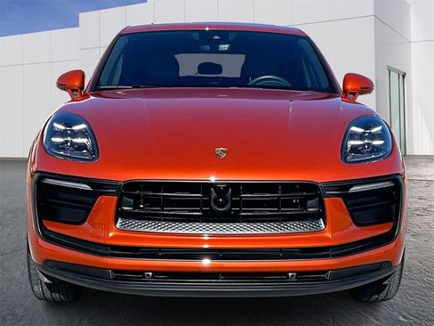 Used 2025 Porsche Macan image 10