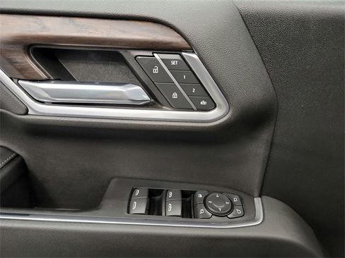 Used 2022 GMC Sierra 1500 SLT w/ SLT Convenience Package image 26