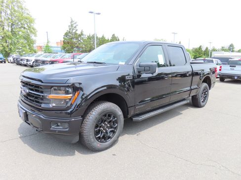 New 2026 Ford F150 XLT w/ Equipment Group 302A MID AWD/4WD image 3