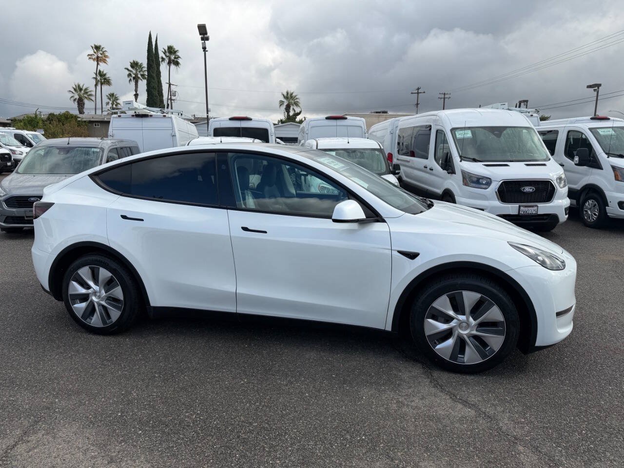 Used 2023 Tesla Model Y Long Range AWD/4WD image 5