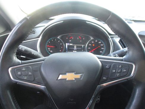 Used 2016 Chevrolet Malibu LT image 10